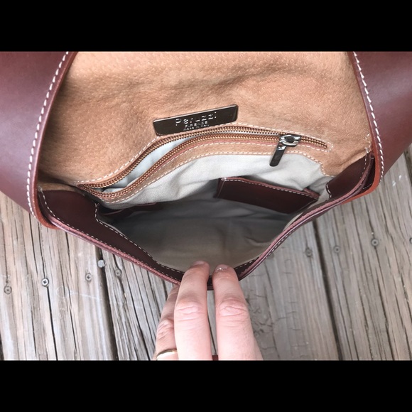 Peruzzi Italian Leather Messenger Bag - Picture 5 of 5